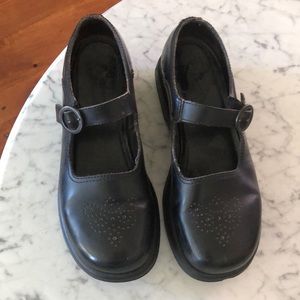 Dansko maryjanes